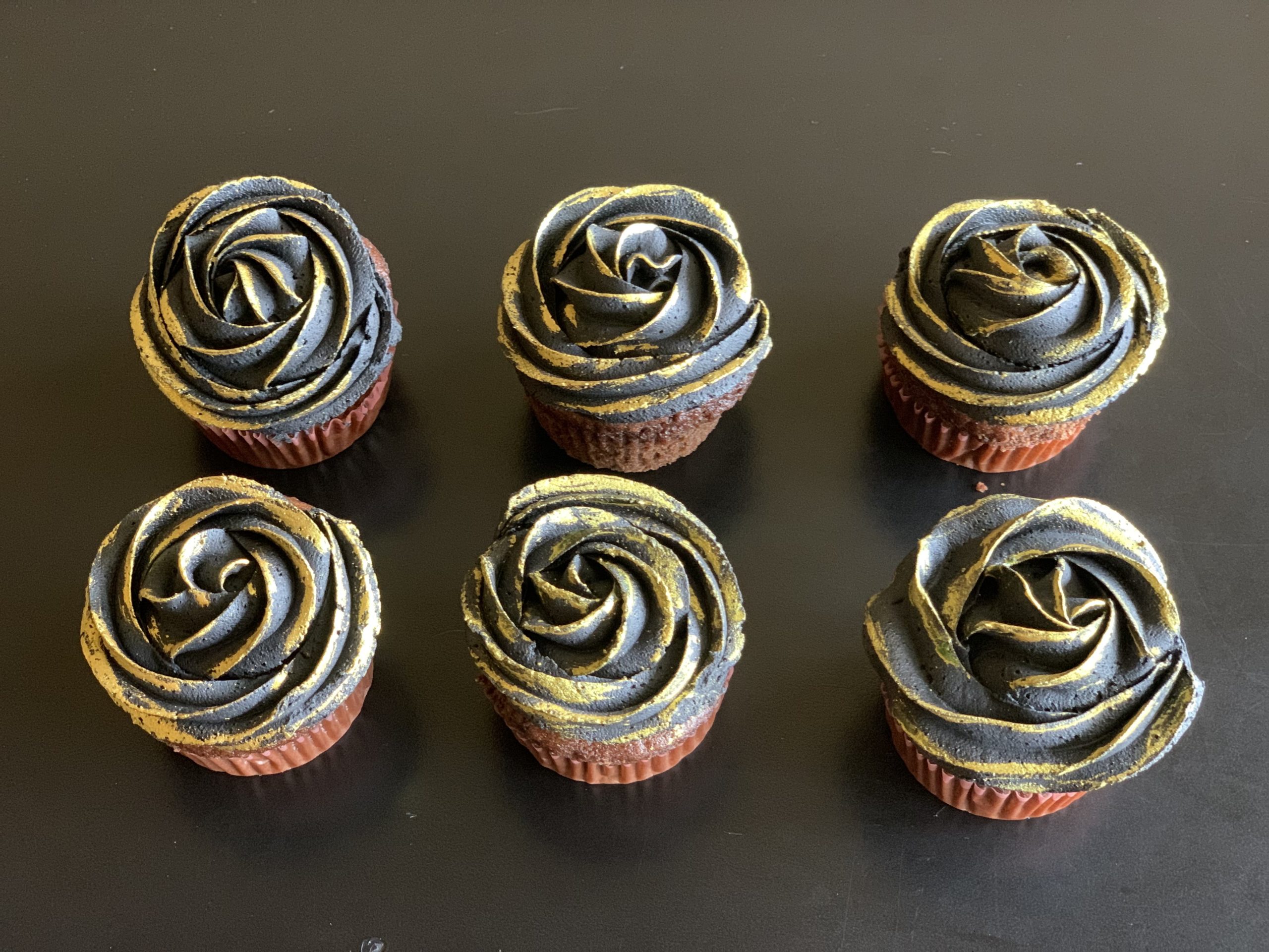 Black & Gold Cupcakes