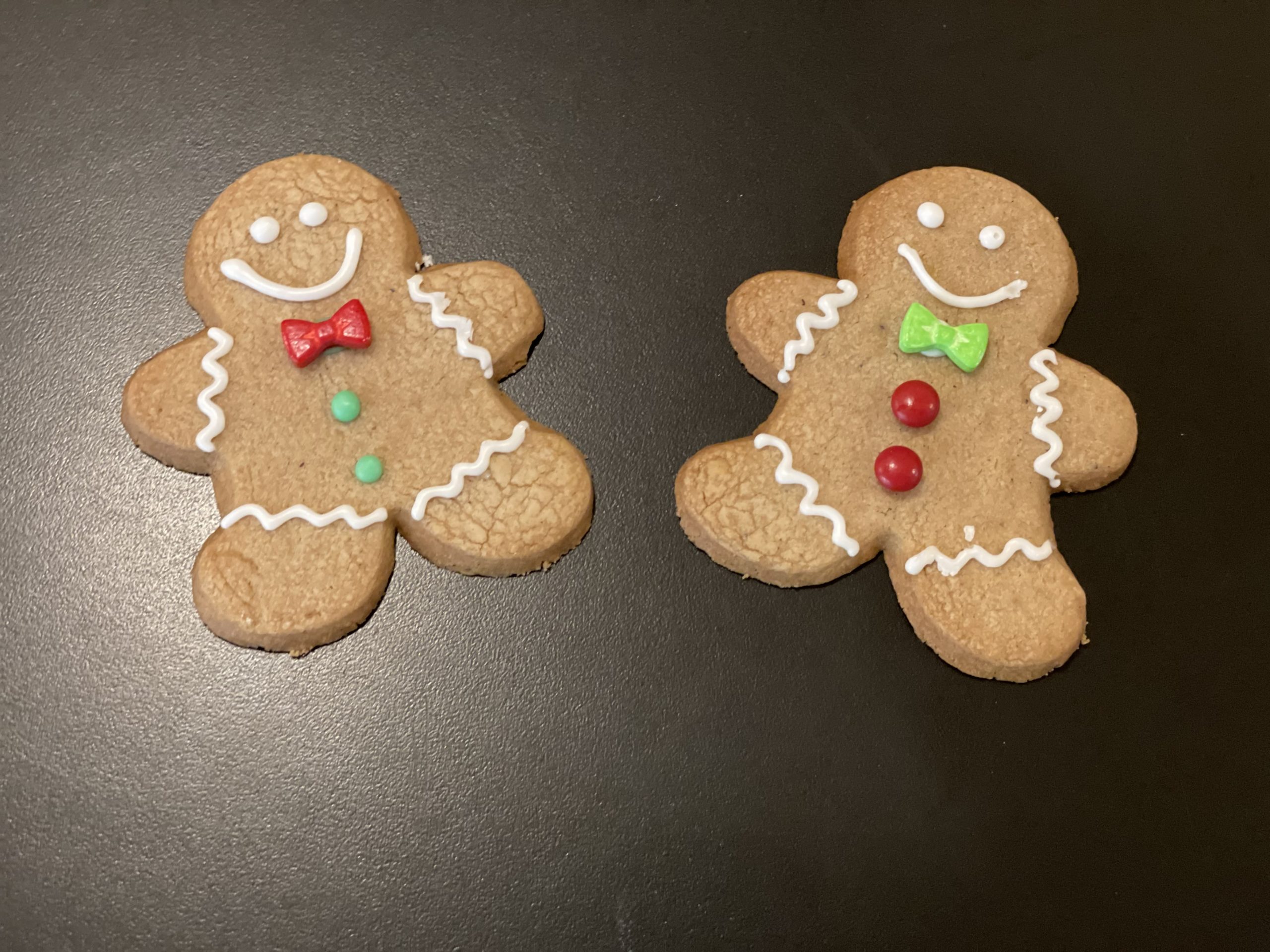 H-Gingerbread Man cookies-min